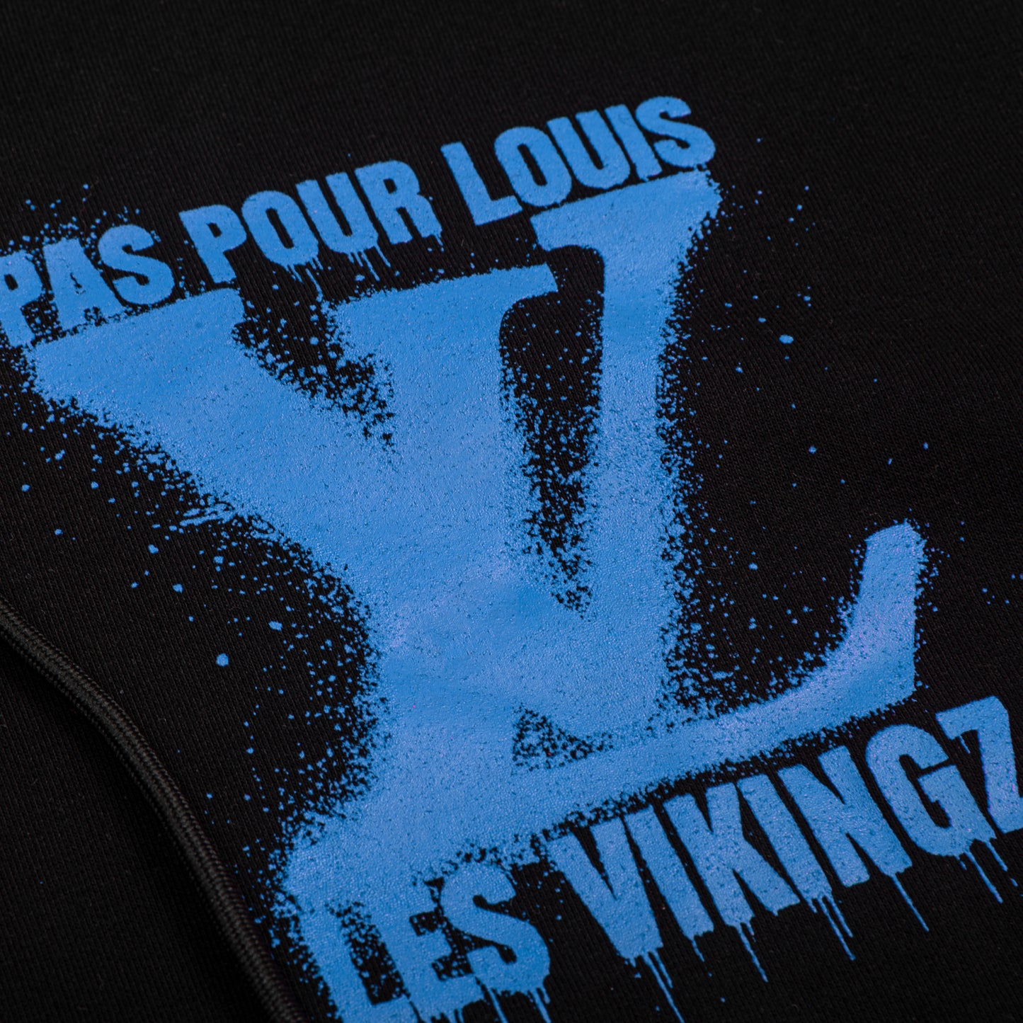 HOODIE "LV PAS POUR LOUIS" - BLEU/NOIR