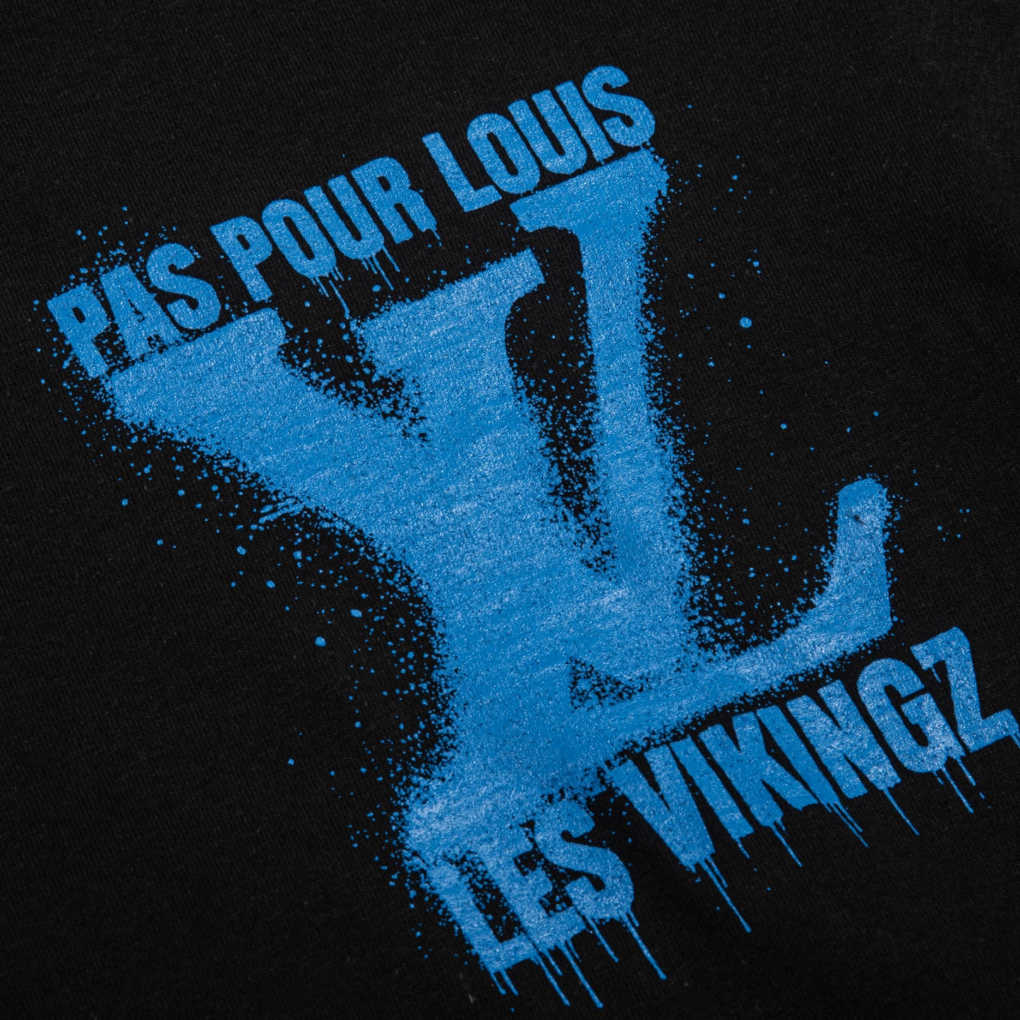 T-SHIRT "LV PAS POUR LOUIS" - BLEU/NOIR